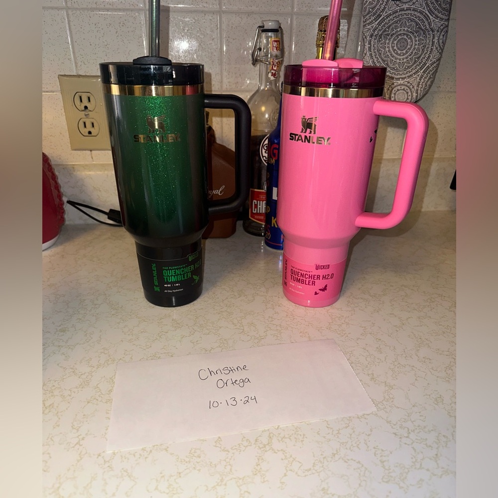 Stanley Wicked GLINDA PINK 40oz tumblers